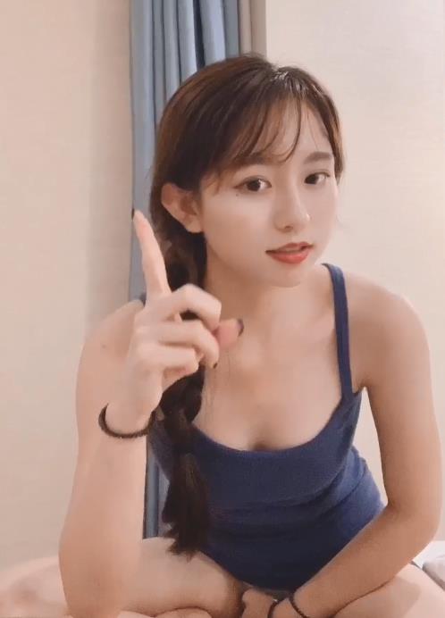 658-不见星空-91逆天颜值美女微信福利群大耻度视频[1V-471M]