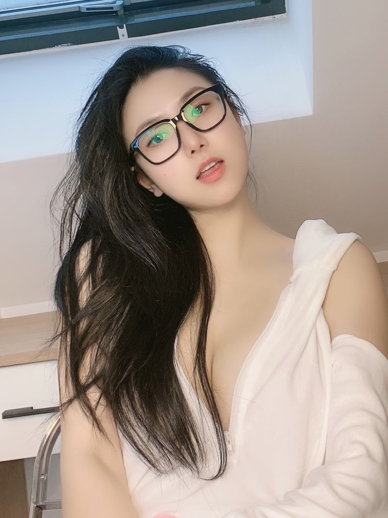 1936-俏妞QiaoniuTT-微博原创视频博主微密套图合集[49套-10.4GB] - 第2页