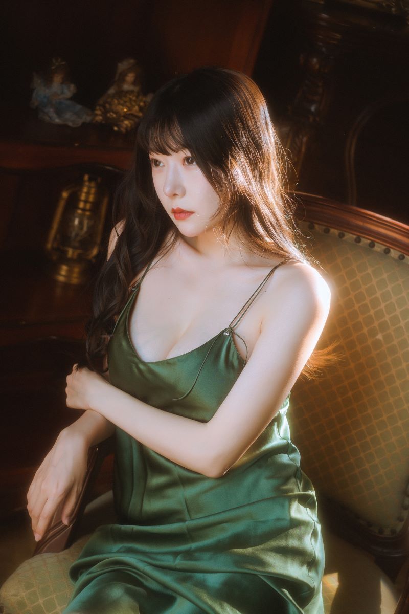 2448-香草喵露露-微博动漫博主全部作品合集[64套-59.6G]