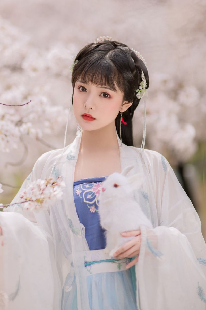 2644-艺图语-2025年08月美女图片更新(附大合集)[9528期-3.36T]