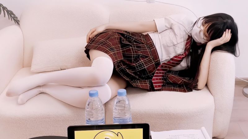 2739-小熊奈奈-萝莉妹子糖心&香蕉作品合集[10V-48.5G]