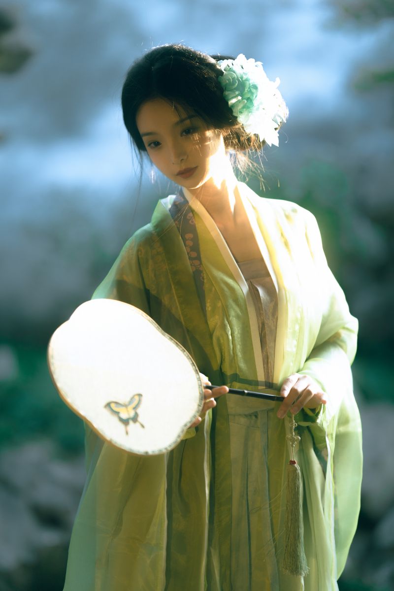 2856-艺图语-2025年05月高清写真作品更新[251期-96G] - 第2页