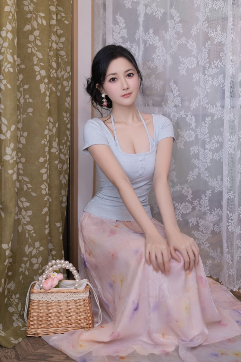 2893-鱼子酱Fish-秀人模特内购无水素材更新[207~239] - 全文